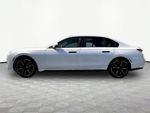 Used 2023 BMW 740i w/ Parking Assistance Package RWD image 4