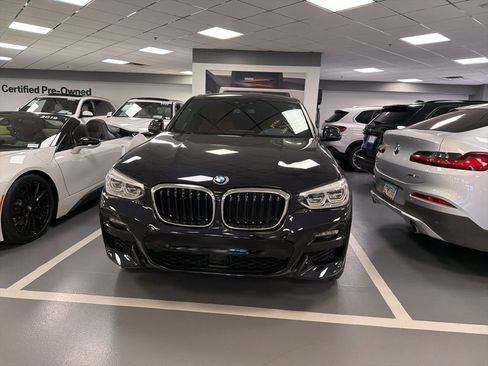 Used 2021 BMW X4 xDrive30i w/ Executive Package image 2
