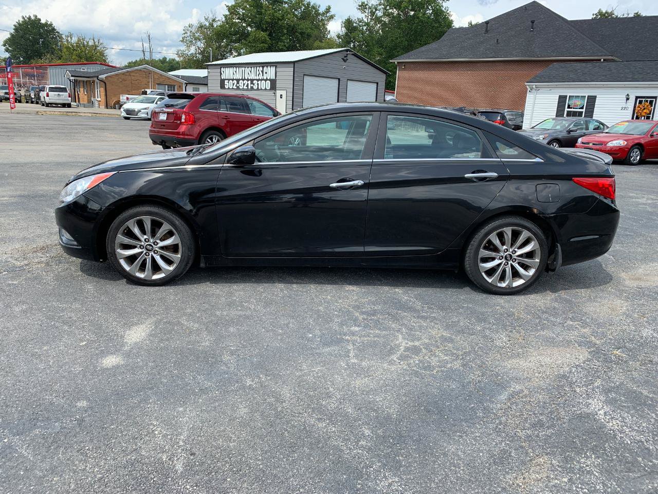 Used 2012 Hyundai Sonata SE FWD image 2