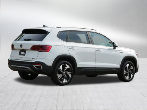 Used 2024 Volkswagen Taos SE AWD/4WD image 7