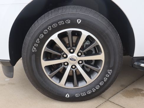 Used 2021 Ford Expedition XLT AWD/4WD image 34