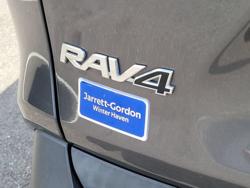 Used 2020 Toyota RAV4 Limited FWD image 6