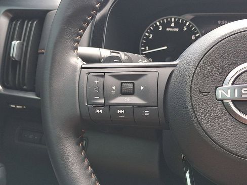 Used 2025 Nissan Pathfinder Rock Creek AWD/4WD image 17