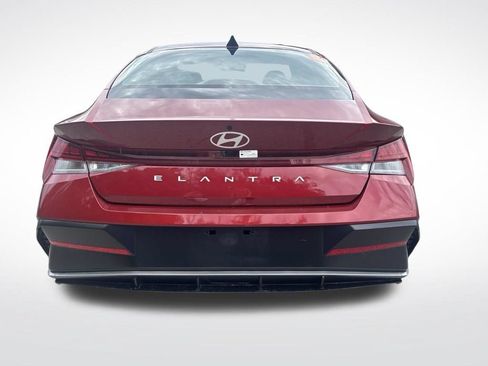 Used 2025 Hyundai Elantra SEL FWD image 15