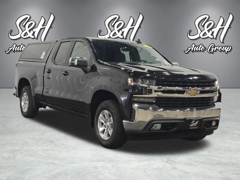 Used 2022 Chevrolet Silverado 1500 LT w/ Safety Package II image 2