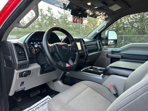 Used 2019 Ford F250 XLT w/ XLT Premium Package AWD/4WD image 16