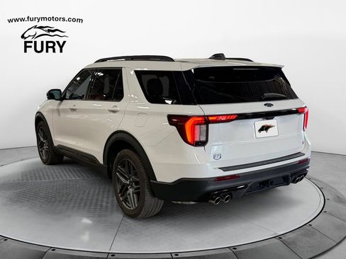 Used 2025 Ford Explorer ST AWD/4WD image 5