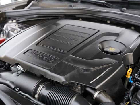 Used 2020 Jaguar F-PACE Premium image 25