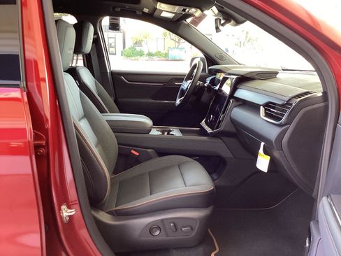 New 2025 GMC Acadia AT4 AWD/4WD image 14