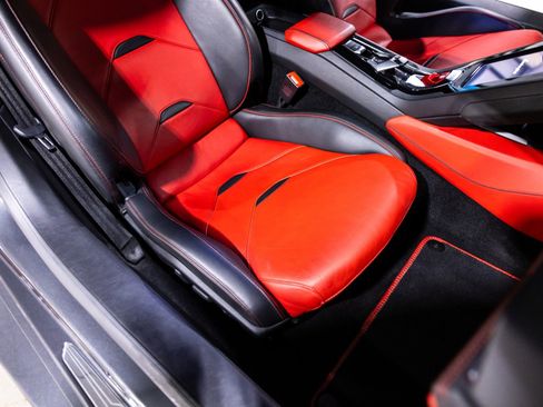 Used 2021 Lamborghini Huracan EVO RWD image 30