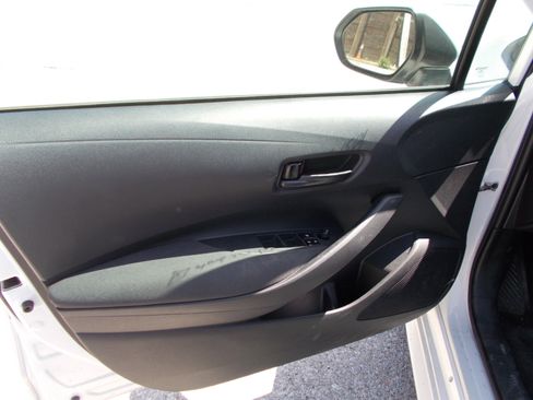 Used 2024 Toyota Corolla LE FWD image 17