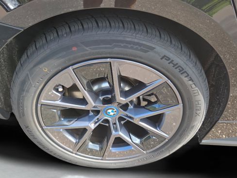 Used 2024 BMW i4 eDrive35 w/ Convenience Package RWD image 33
