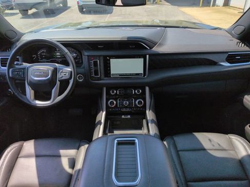 Used 2024 GMC Yukon XL Denali AWD/4WD image 26