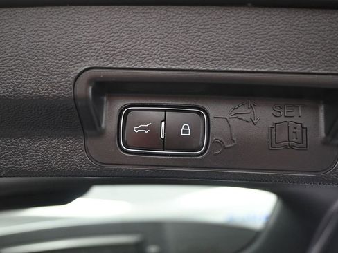 Used 2023 Ford Explorer XLT w/ Equipment Group 202A AWD/4WD image 37