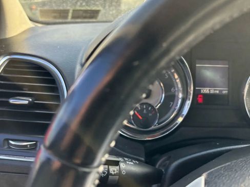 Used 2016 Chrysler Town & Country Touring image 29