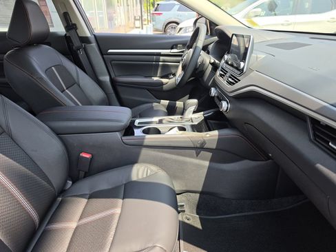 Certified 2025 Nissan Altima 2.5 SR FWD image 15