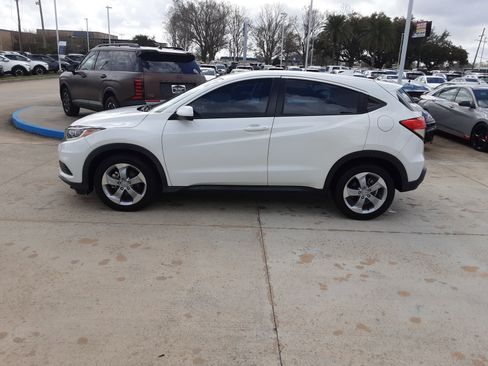 Used 2021 Honda HR-V LX image 3