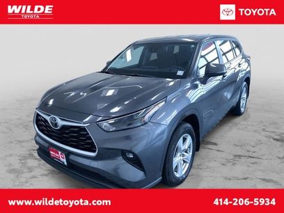 Used 2024 Toyota Highlander LE