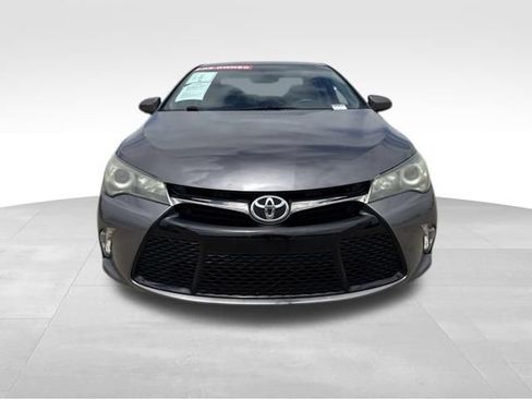 Used 2016 Toyota Camry SE FWD image 3