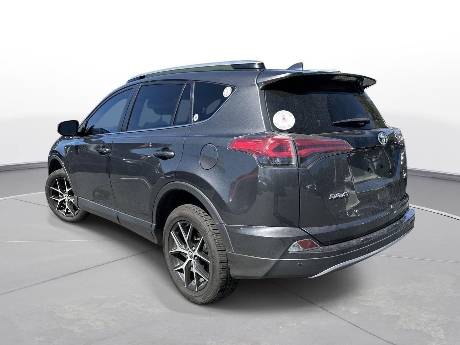 Used 2017 Toyota RAV4 SE w/ Advanced Technology Package FWD image 8