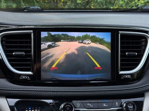 Used 2023 Chrysler Pacifica Limited FWD image 39