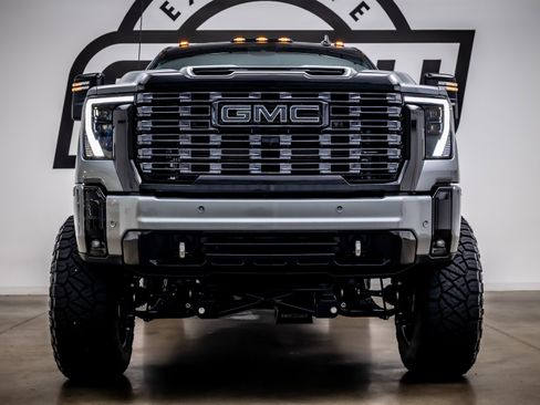 Used 2026 GMC Sierra 2500 Denali Ultimate w/ Max Trailering Package AWD/4WD image 3