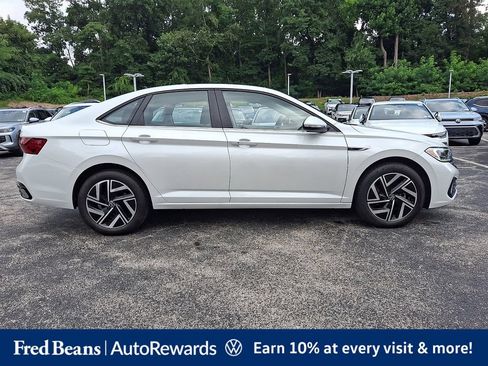Certified 2024 Volkswagen Jetta SEL FWD image 9