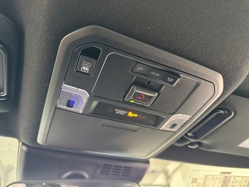 New 2026 Toyota 4Runner SR5 image 32