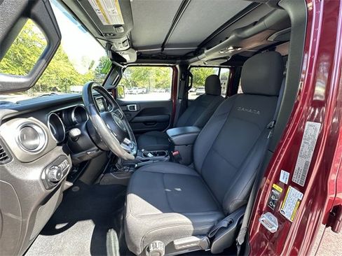 Used 2022 Jeep Wrangler Unlimited Sahara w/ Cold Weather Group image 11