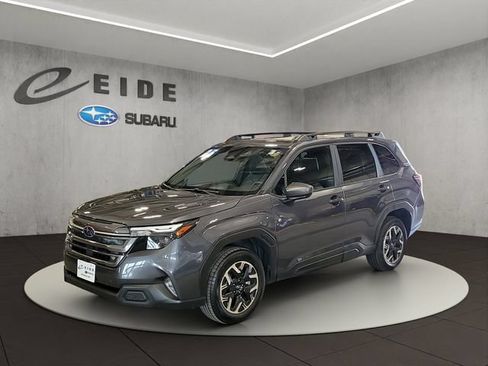 Used 2025 Subaru Forester Premium AWD/4WD image 7