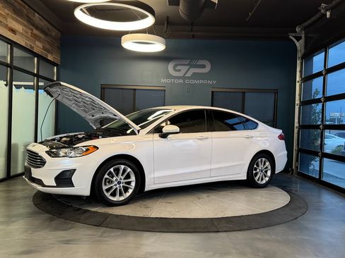 Used 2020 Ford Fusion SE FWD image 24