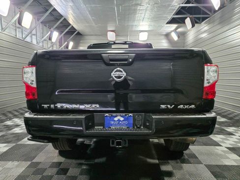 Used 2017 Nissan Titan SV image 6