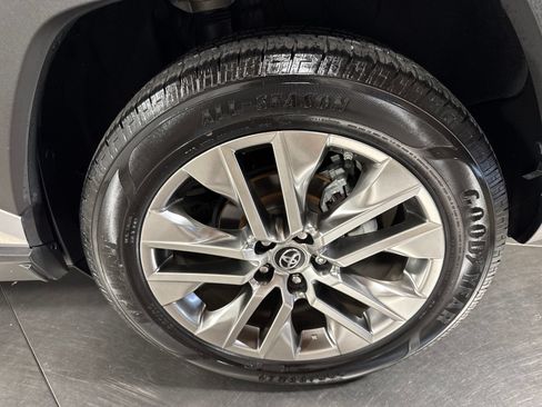 Used 2019 Toyota RAV4 XLE Premium w/ Cold Weather Package FWD image 12