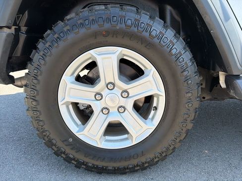 Used 2018 Jeep Wrangler Unlimited Sport S AWD/4WD image 12