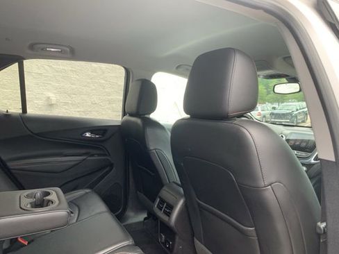 Used 2018 Chevrolet Equinox Premier image 37