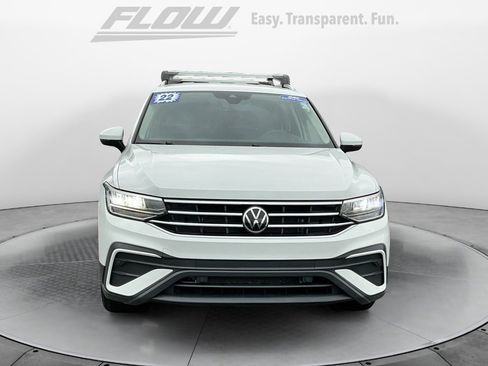 Used 2022 Volkswagen Tiguan SE image 3