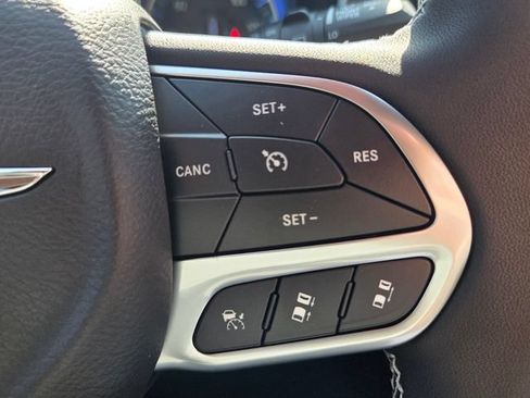 New 2026 Chrysler Pacifica Select FWD image 28