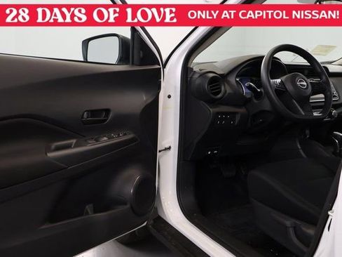 New 2025 Nissan Kicks Play S image 7