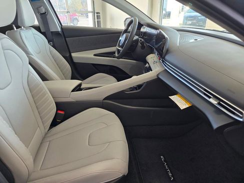 New 2026 Hyundai Elantra Limited FWD image 42