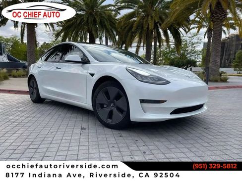 Used 2023 Tesla Model 3 Standard Range image 1