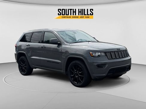Certified 2020 Jeep Grand Cherokee Altitude AWD/4WD image 7