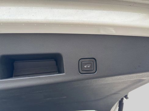 Used 2024 GMC Acadia Elevation image 33