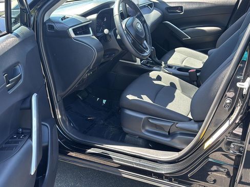 Used 2024 Toyota Corolla Cross LE w/ Moonroof Package AWD/4WD image 2