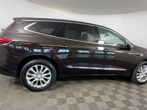 Used 2018 Buick Enclave Premium w/ Experience Buick Package FWD image 4