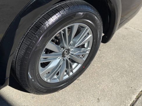 Used 2020 Nissan Armada Platinum w/ Captain's Chairs Package image 9