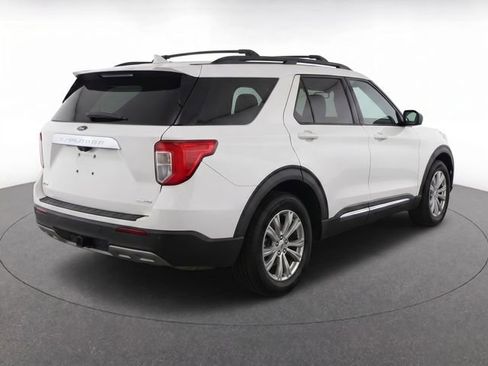 Used 2020 Ford Explorer XLT w/ Equipment Group 202A AWD/4WD image 5