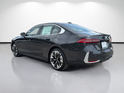 New 2027 BMW 530i w/ Premium Package RWD image 5