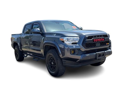 Used 2020 Toyota Tacoma SR5 RWD image 12