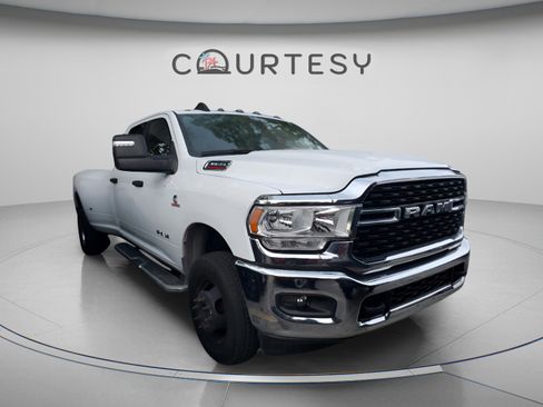 Used 2024 RAM 3500 Big Horn image 4