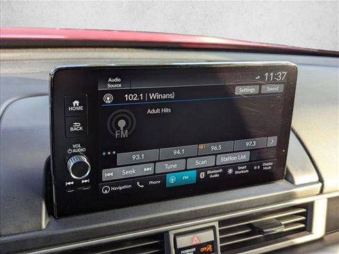 Used 2024 Honda Pilot Touring image 15